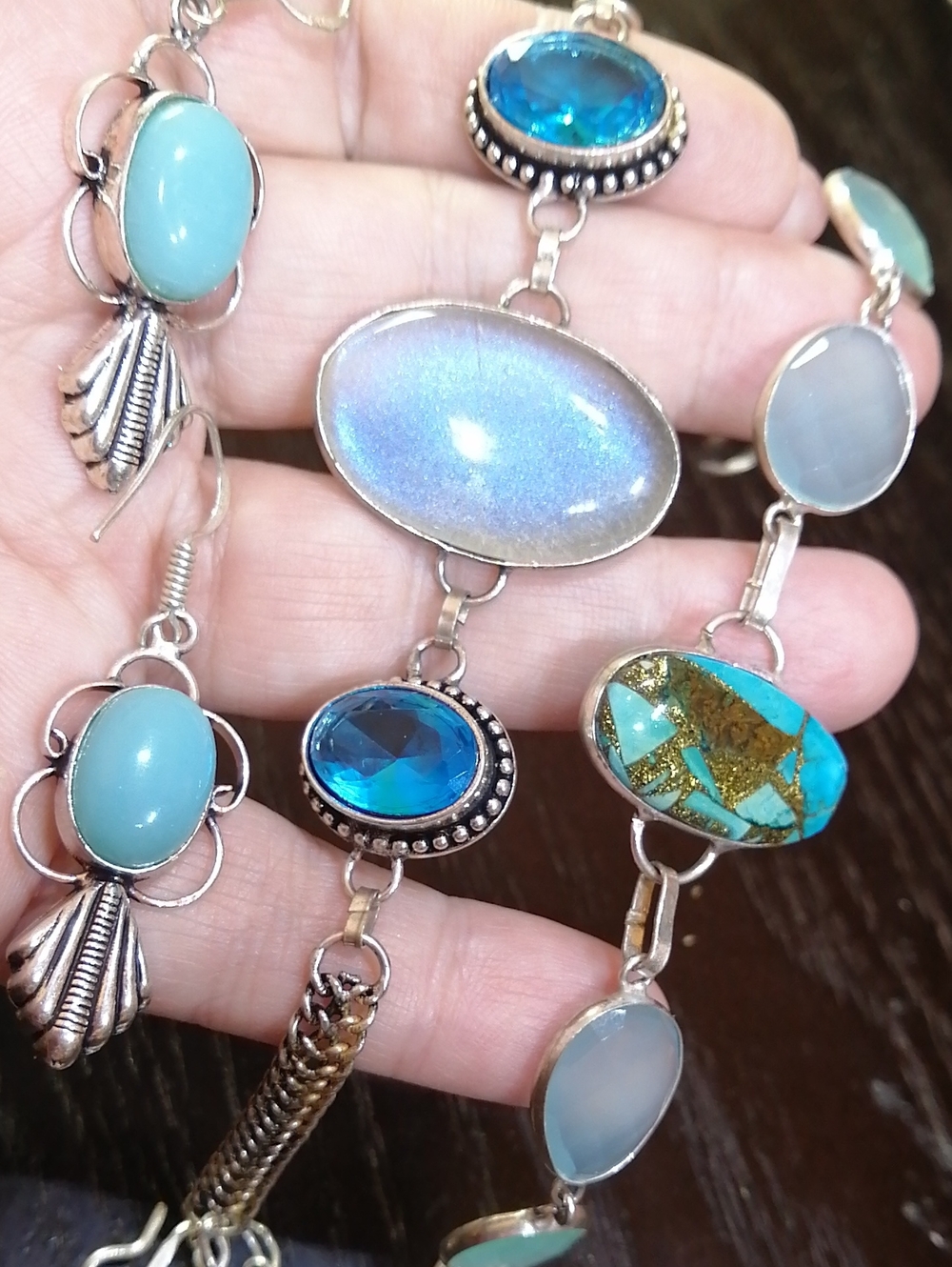2 Adjustable Bracelets And Earrings Bundle
